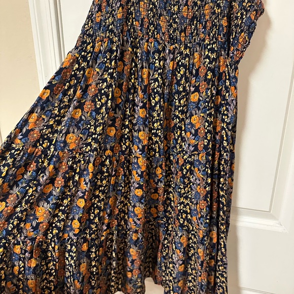 Angie Su Dress - Picture 4 of 4